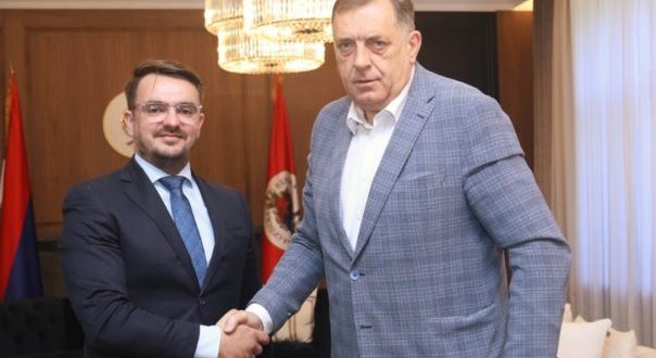 Dodik u društvu Čovićevog izaslanika: Kiseli osmijeh nakon fijaska u Doboju