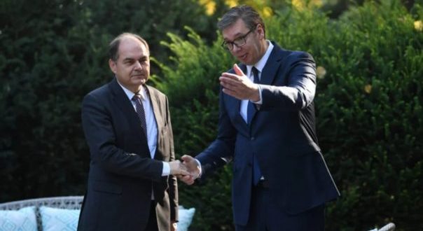 Vučić kritikovao Schmidta: Nametanje volje jednog čovjeka nije rješenje za BiH