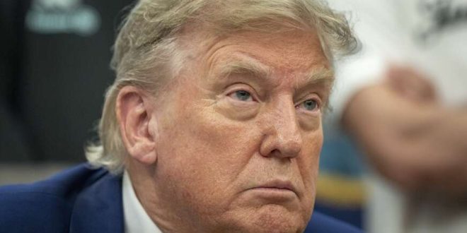 Oglasio se Donald Trump