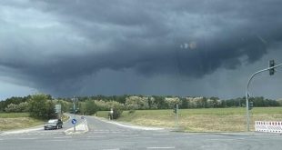 Njemačku pogađa "oluja nad olujama": Meteorolozi izdali najviši stepen upozorenja – mogući tornado, grad veličine šake i vjetrovi jačine uragana