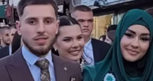 Sara iz Novog Pazara oduševila na maturi: Haljina s porukom, a ne trendom