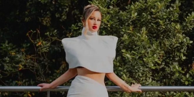 Ovo je najljepša maturantkinja iz Crne Gore: Sara iz Bara zablistala u bijeloj haljini poput holivudske dive!