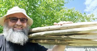 Elvedin Pezić jasno poručio: "Sve vrste muzike nastale korištenjem muzičkih instrumenata zabranjeno je slušati!"