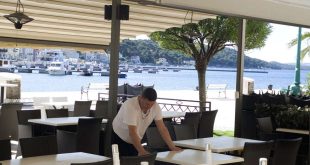 Platio dva soka skoro 20 KM: Turista iz Slovenije šokiran računom u Vodicama