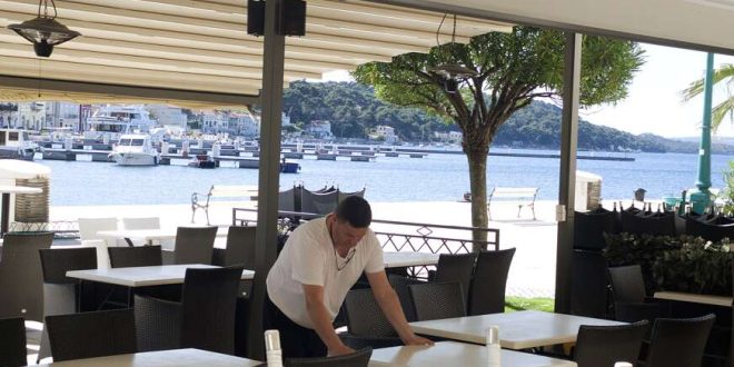 Platio dva soka skoro 20 KM: Turista iz Slovenije šokiran računom u Vodicama