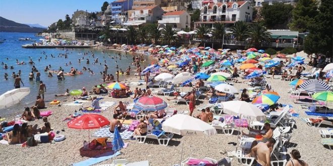 Neum spreman za sezonu: Evo koliko košta kafa, ćevapi i pizza na bh. moru