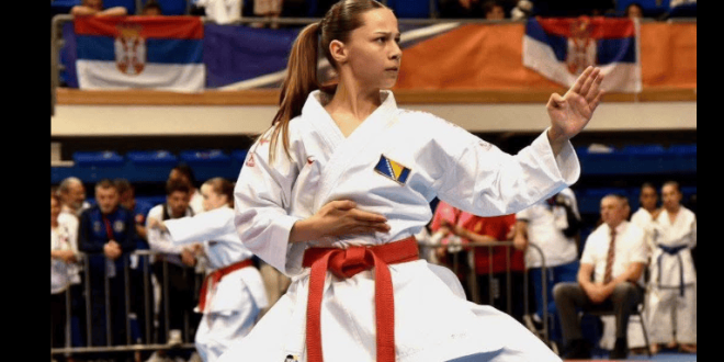 Zaboravljena šampionka: Načelnik Bratunca nagradio uspješne učenike, ali ne i Lejlu Smajlović, balkansku prvakinju u karateu