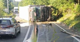 NESREĆA KOD ILIJAŠA: Kamion se prevrnuo u Srednjem, jedna osoba povrijeđena