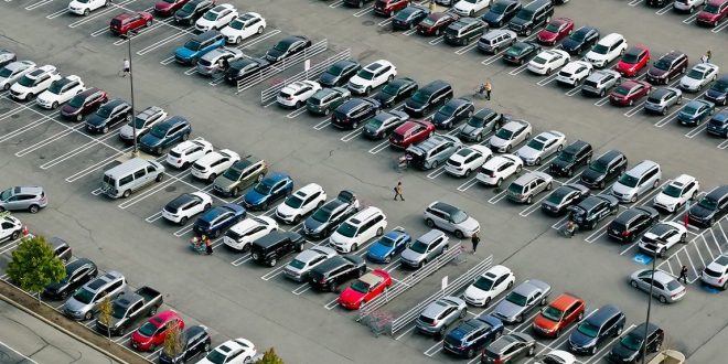 (CIJENE U NEBESIMA) Thompsonov koncert digao Zagreb na noge: Stanovi 600€, parking 100€ za jednu noć!