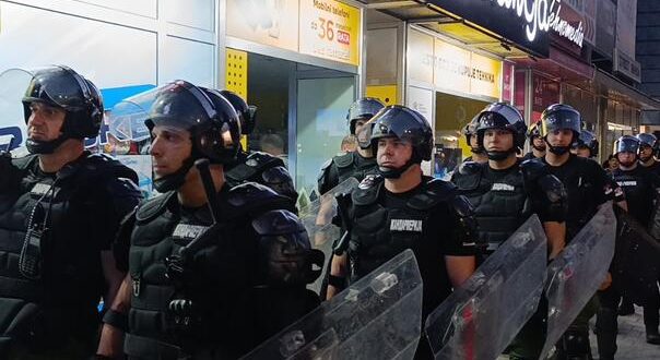 ŠTA SE DEŠAVA? I Vučić i opozicija proglasili pobjede, na ulicama napeto