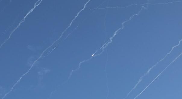 Iran uzvratio: Dva vala projektila ispaljena na Izrael nakon američkog napada