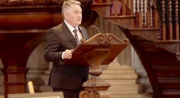 Željko Komšić iz Londona: "Bez pravde nema mira, Srebrenica nas opominje već 30 godina"