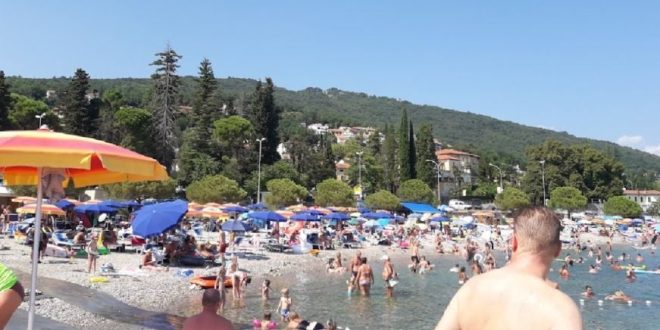 Turistički radnici s Jadrana otkrili koji su turisti "najgori": Odgovori će vas šokirati!