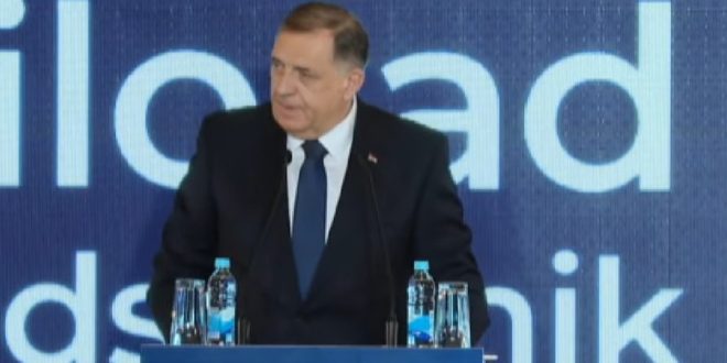 Dodik iz Rusije: Ne plašimo se Zapada, dolazimo i dalje