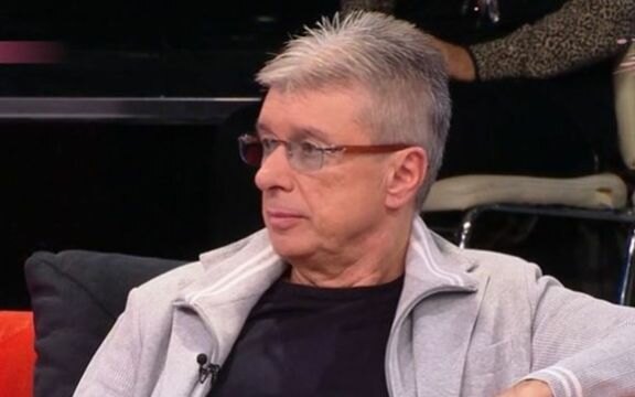 NAŠ P0PULARNl PJEVAČ P0PLJUVA0 Sašu Popovića, otkrio jezive detalje! EVO ŠTA IM JE RADIO U TOKU TAKMIČENJA, A I POSLIJE...